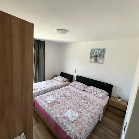 Casa de hóspedes Nika Neum